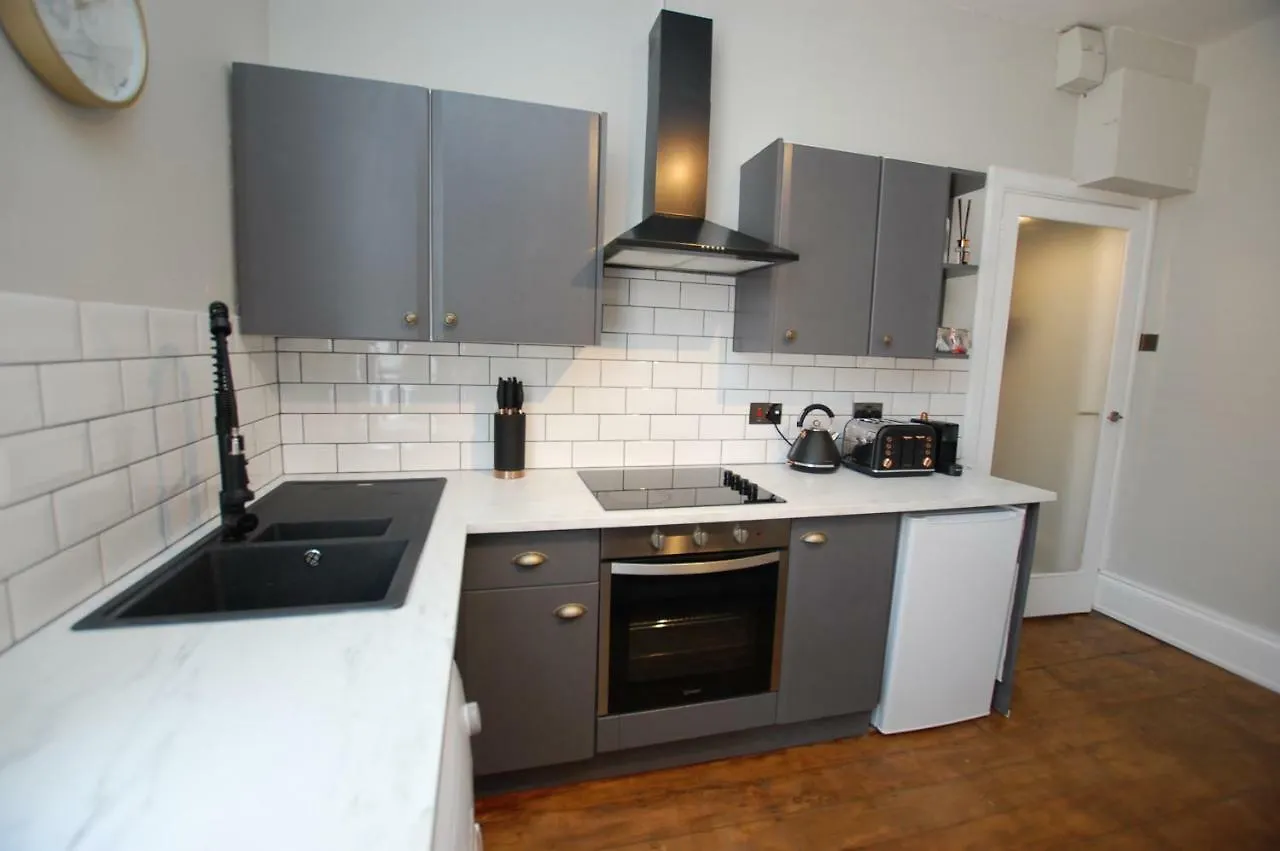 Modern One Bed Apartment, By Kipz City Centre Chester - Amazing Location & Quiet!