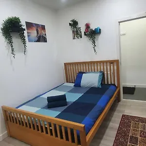 https://one-bedroom-apartment-with-gardensleep-up-to-4ppl.cardiffhotelswales.com